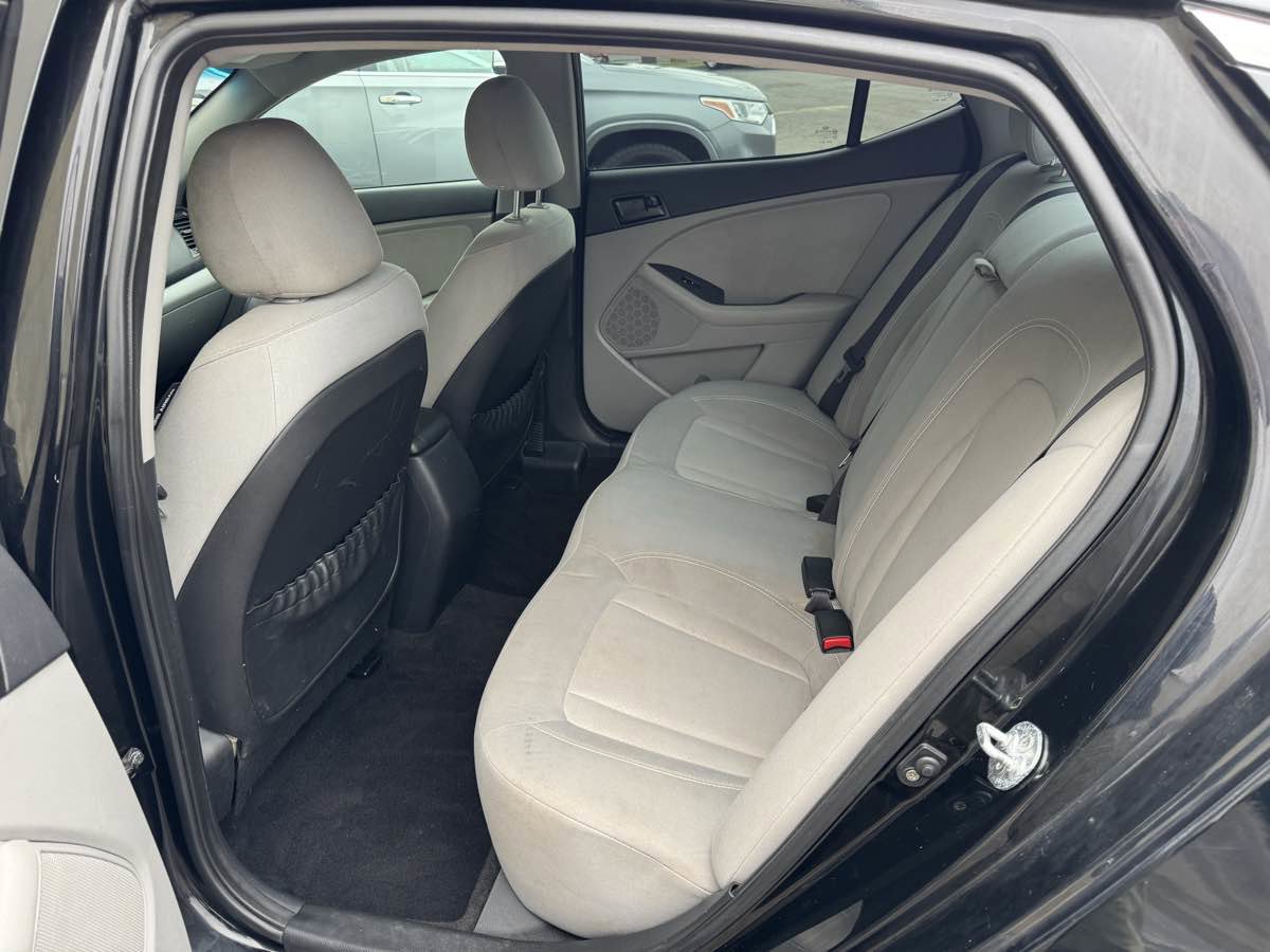 Used 2011 Kia Optima LX w/ Convenience Pkg image 18