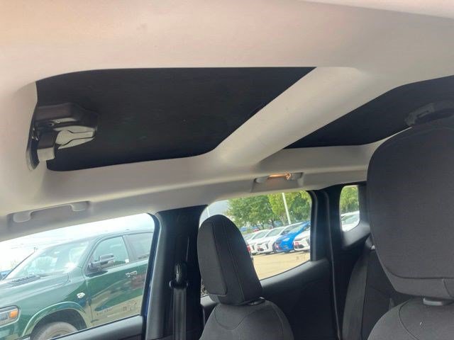 Used 2017 Jeep Renegade Latitude AWD/4WD image 14