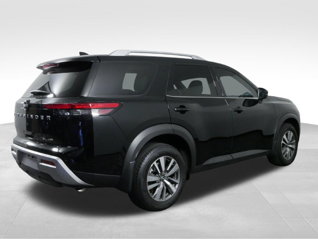 Used 2025 Nissan Pathfinder SL AWD/4WD image 10