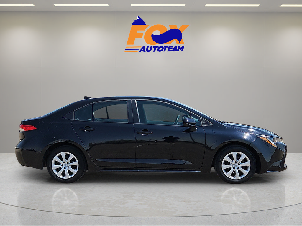 Used 2025 Toyota Corolla LE FWD image 5