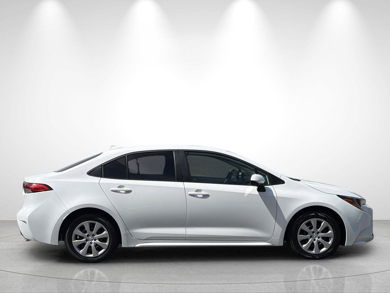 Used 2023 Toyota Corolla LE w/ Carpet Mat Package (TMS) FWD image 6