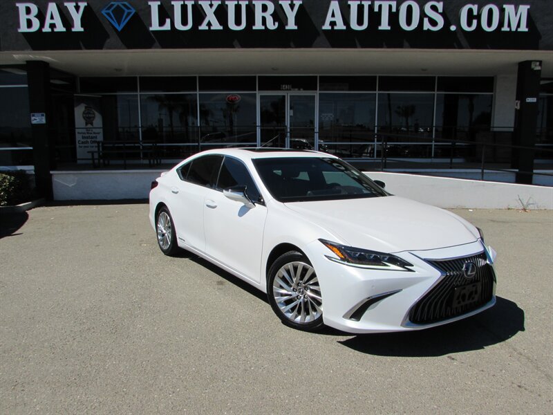 Used 2021 Lexus ES 300h w/ Accessory Package
