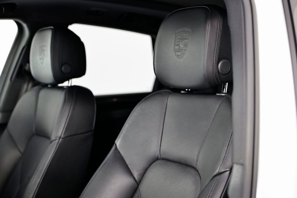 Certified 2025 Porsche Macan image 22