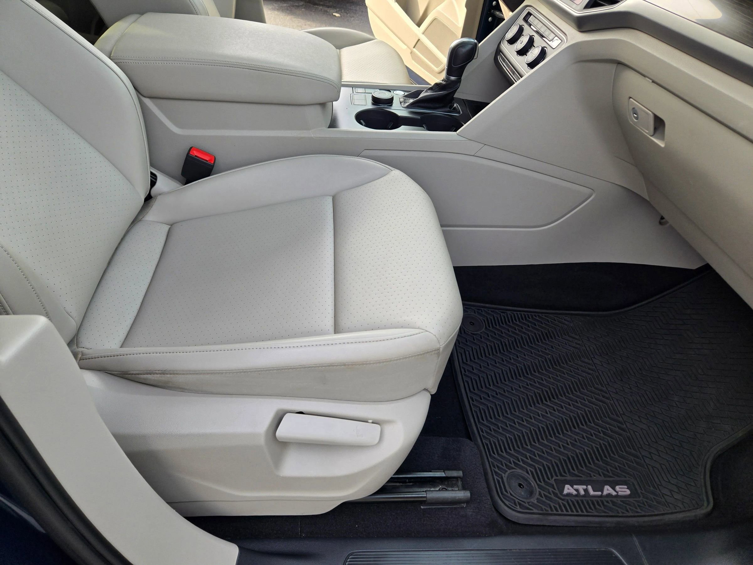 Used 2018 Volkswagen Atlas SE AWD/4WD image 64