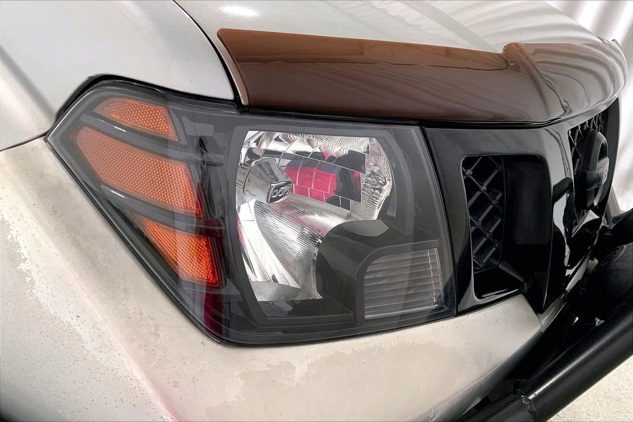 Used 2013 Nissan Frontier SV AWD/4WD image 28