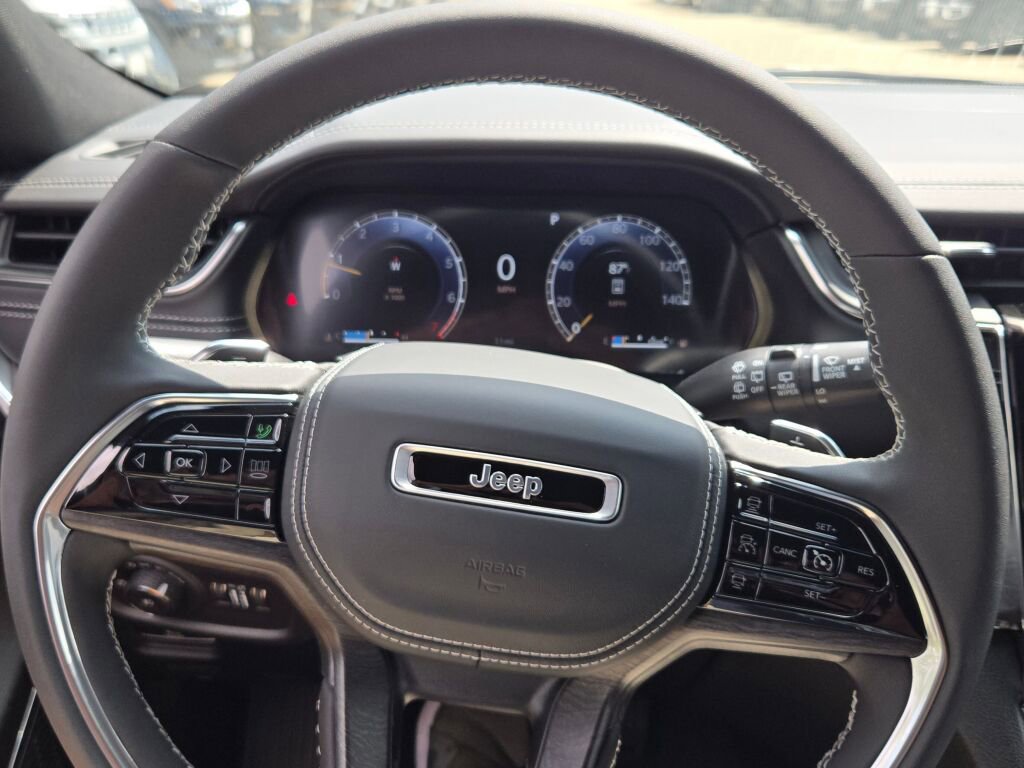 New 2025 Jeep Grand Cherokee L Overland image 36