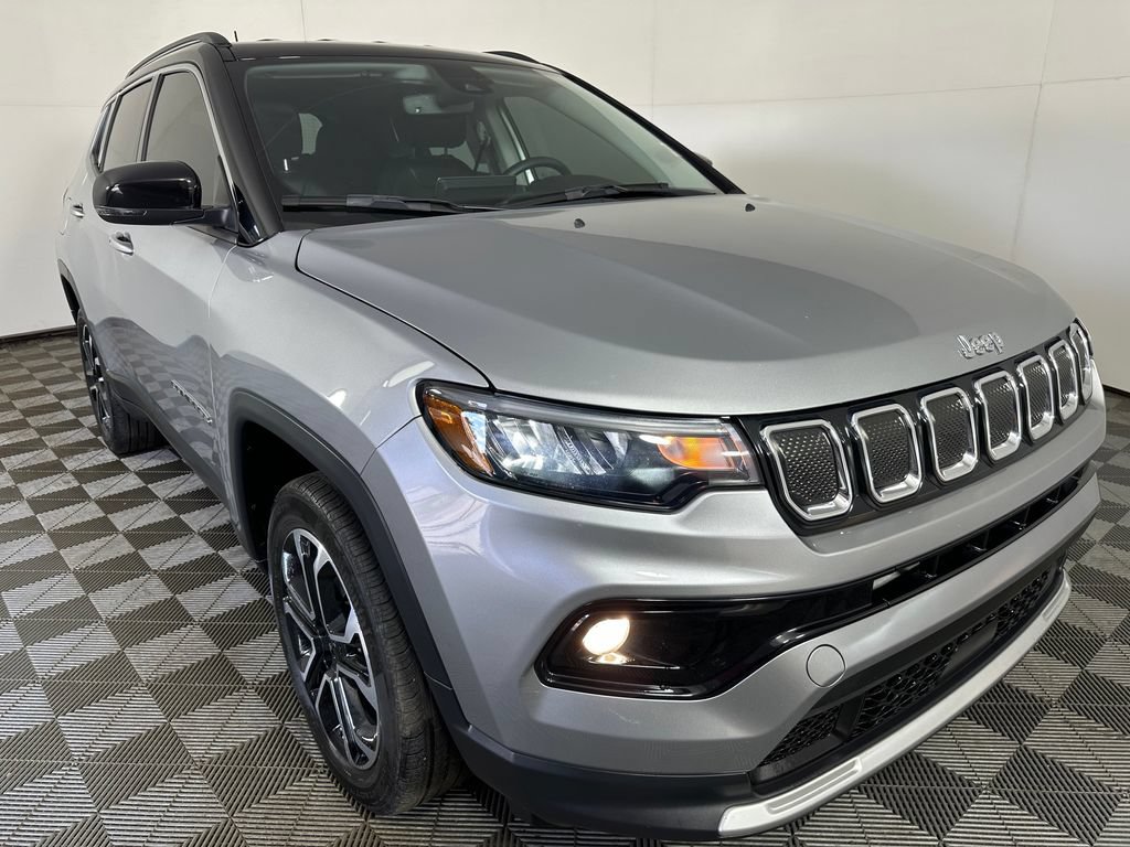Used 2022 Jeep Compass Limited AWD/4WD image 7