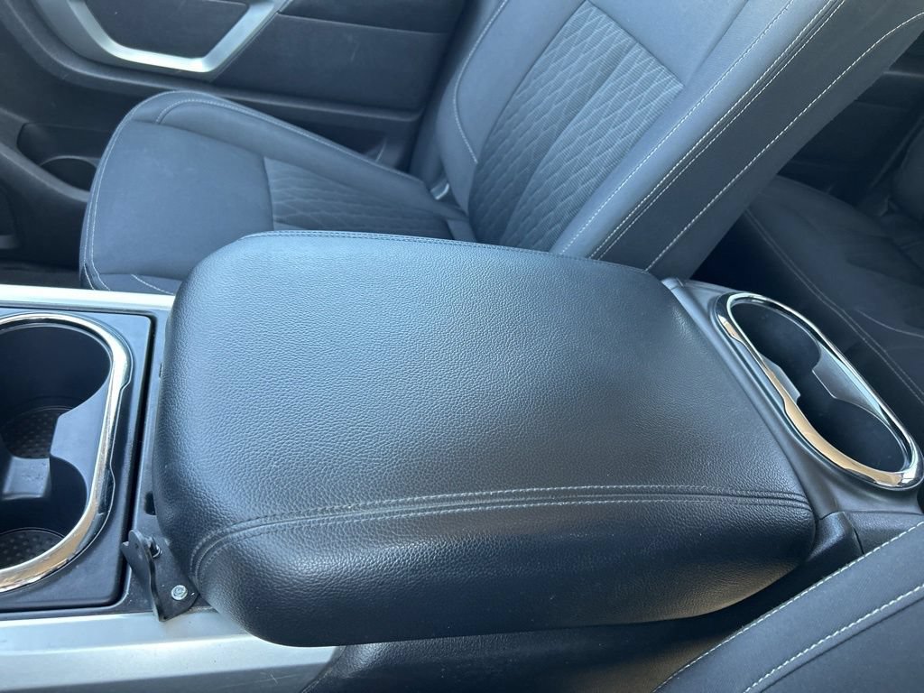 Used 2018 Nissan Titan SV w/ SV Convenience Package AWD/4WD image 25