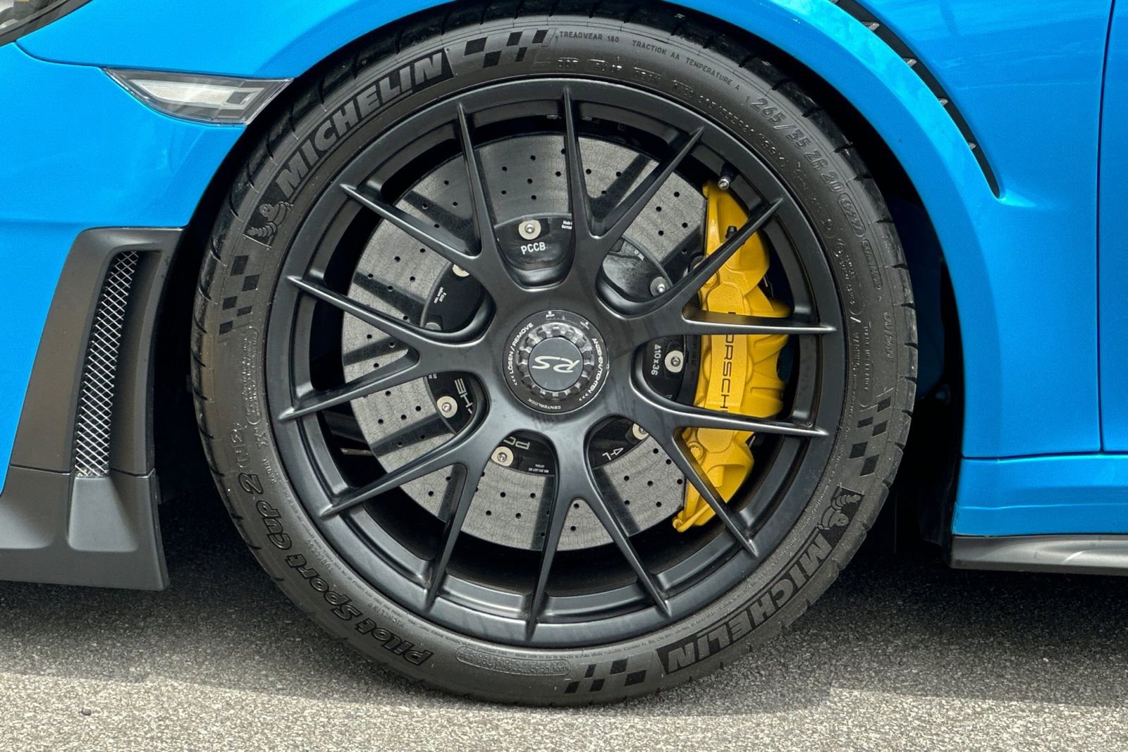 Certified 2018 Porsche 911 GT2 RS RWD image 43