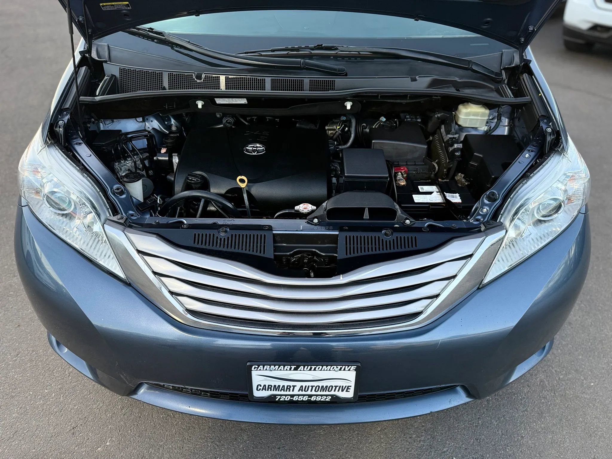 Used 2017 Toyota Sienna XLE w/ XLE Navigation Package FWD image 41