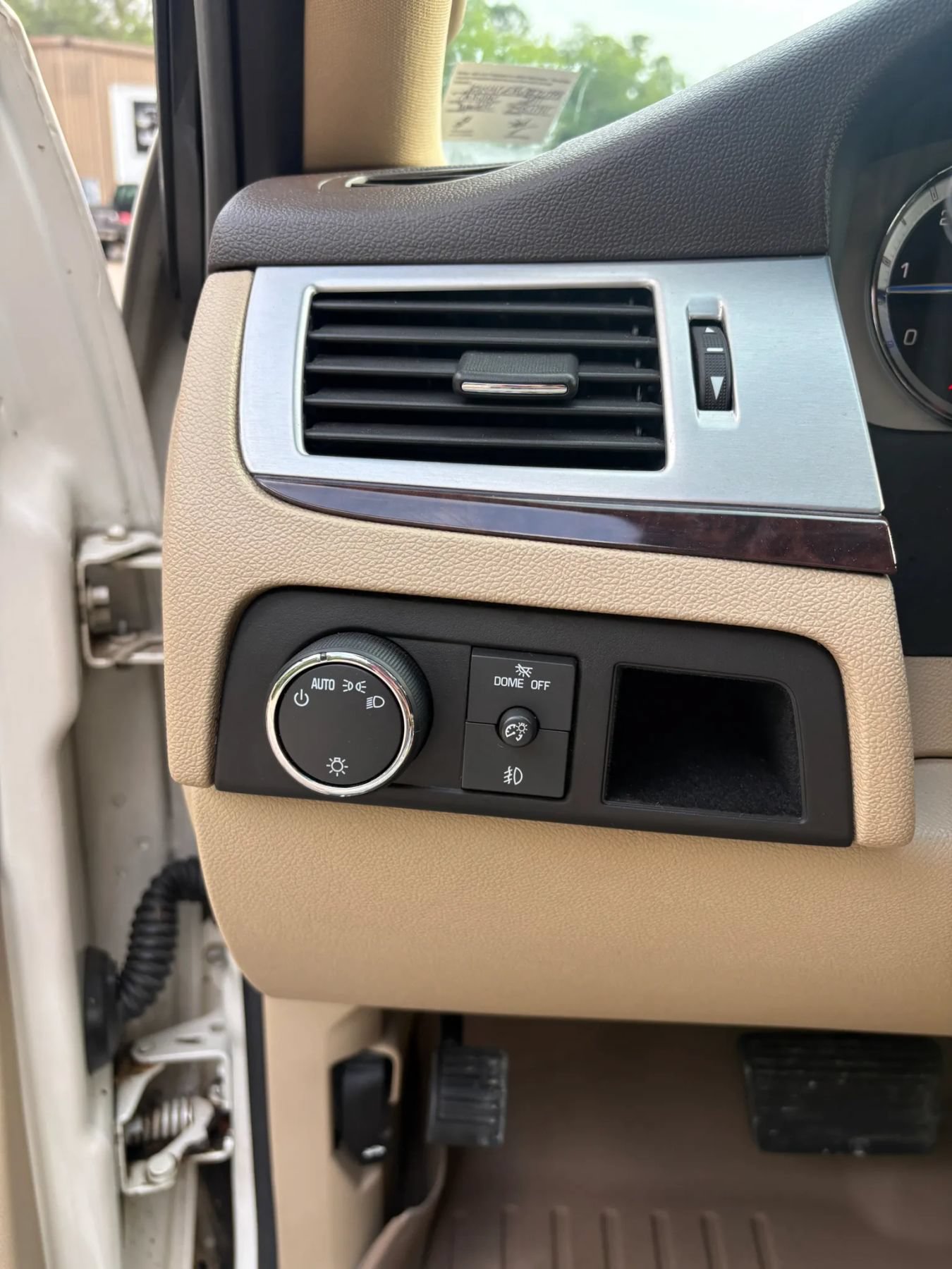 Used 2011 Cadillac Escalade Premium AWD/4WD image 52