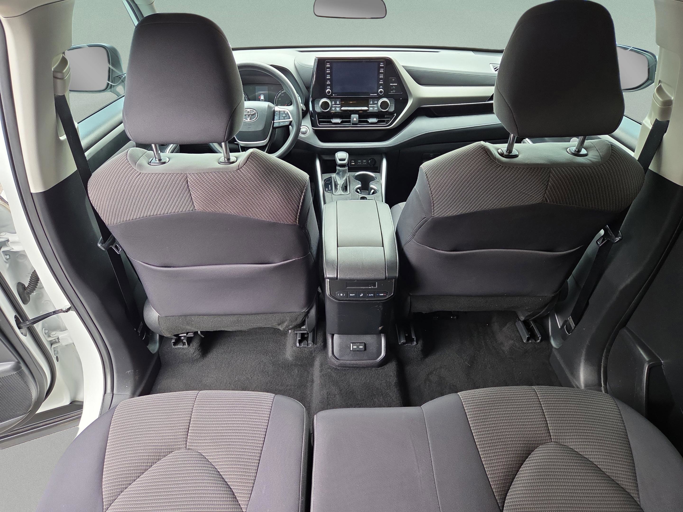 Used 2022 Toyota Highlander L image 12