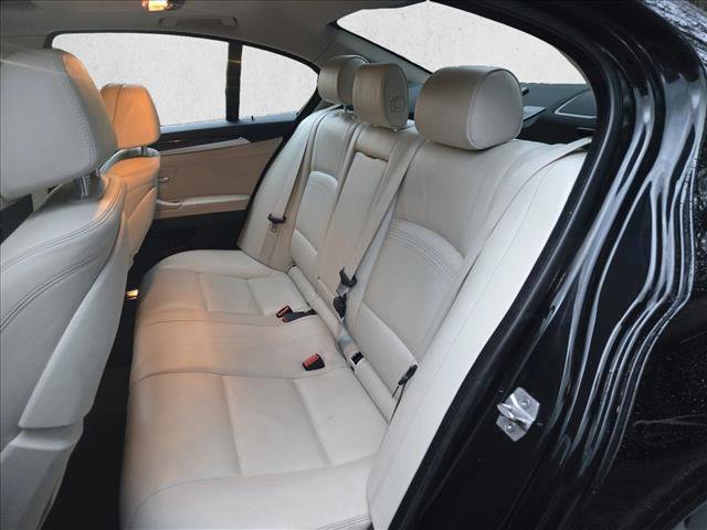 Used 2015 BMW 550i xDrive Sedan image 14