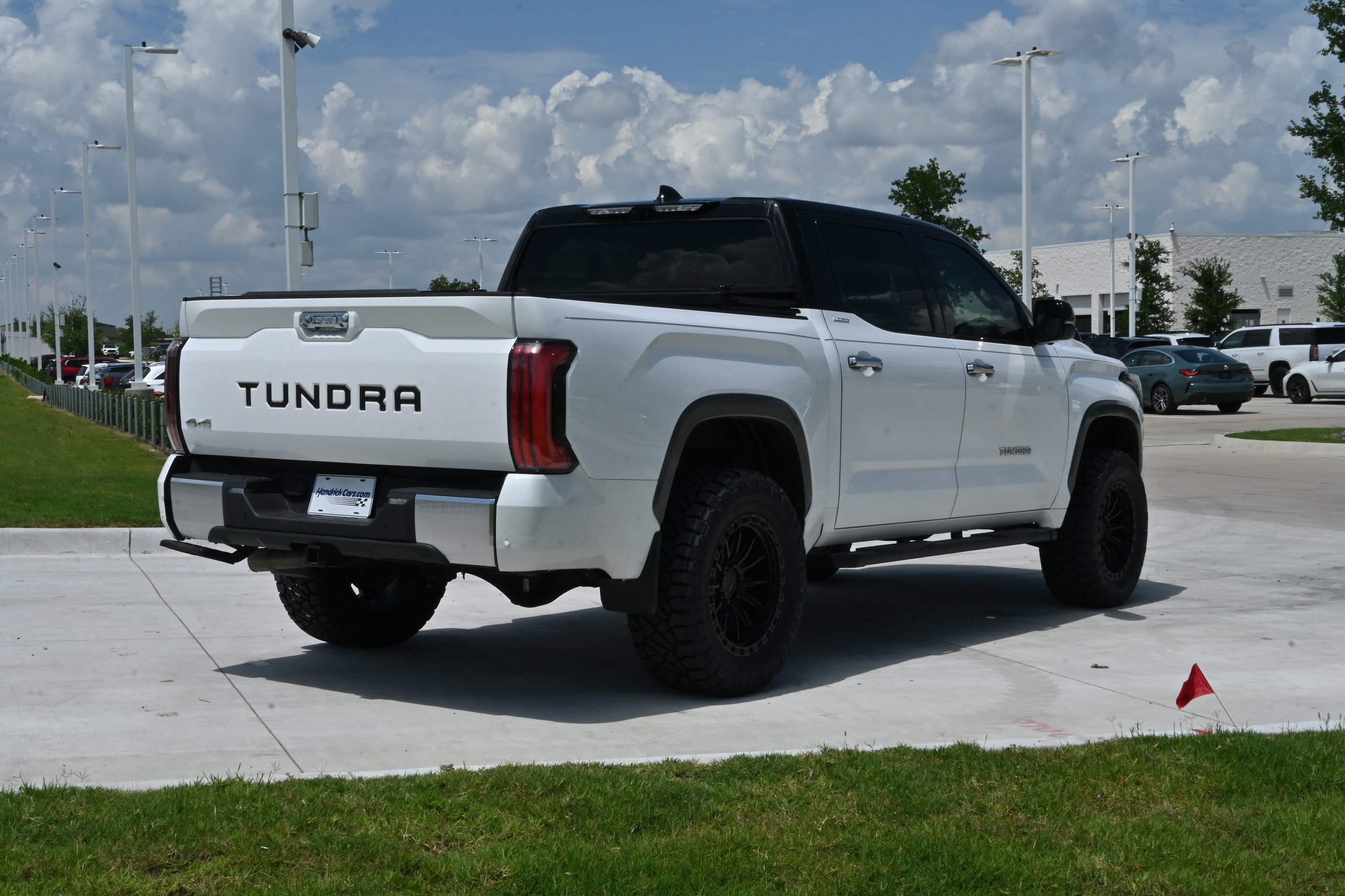 Used 2024 Toyota Tundra Limited AWD/4WD image 10