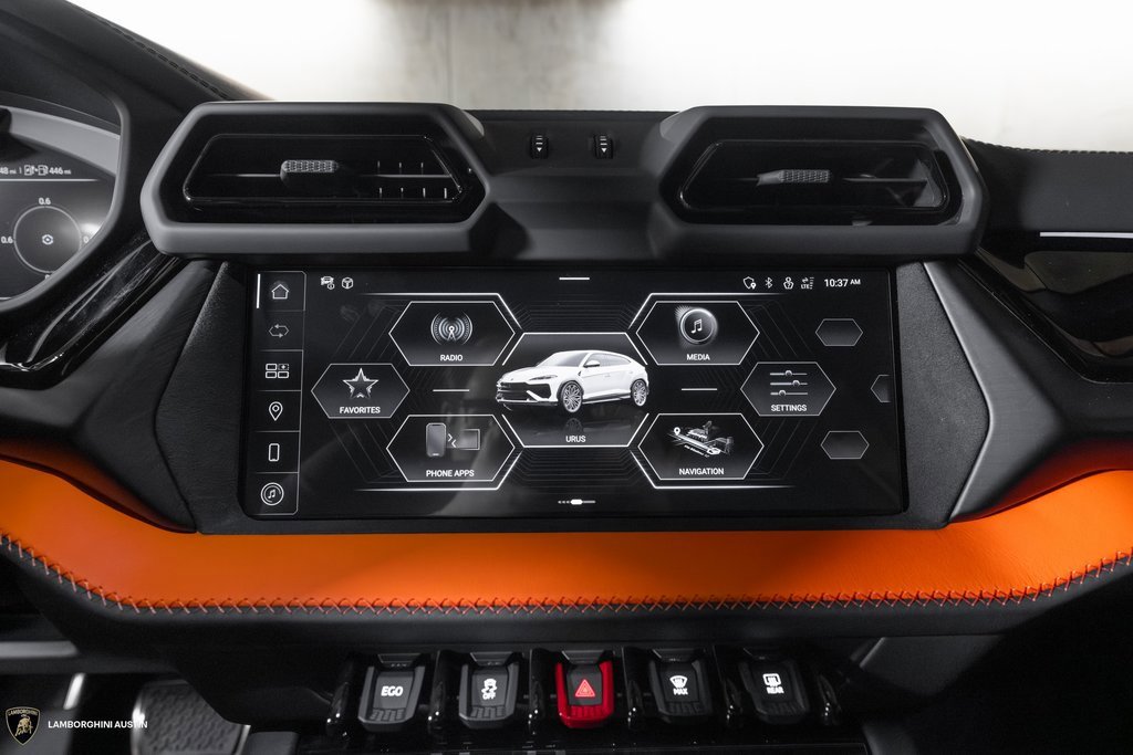 Used 2025 Lamborghini Urus SE image 29