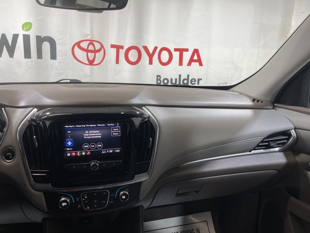 Used 2020 Chevrolet Traverse LT image 24