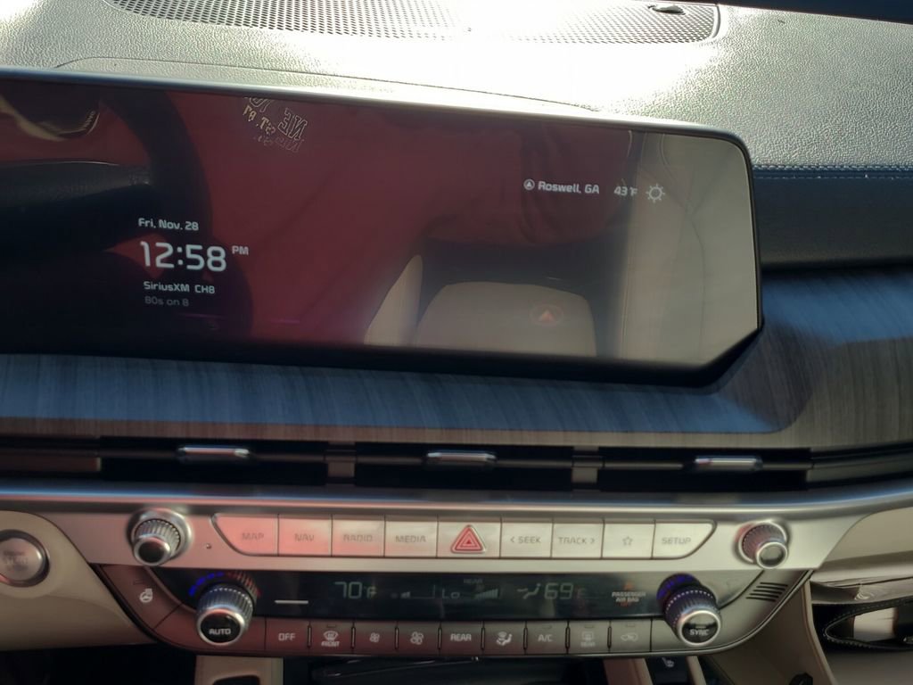 Used 2024 Kia Telluride EX w/ EX Captain's Chair Package image 24