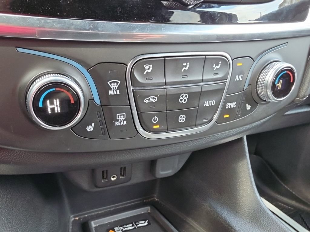 Certified 2024 Chevrolet Traverse LT w/ Midnight/Sport Edition image 17