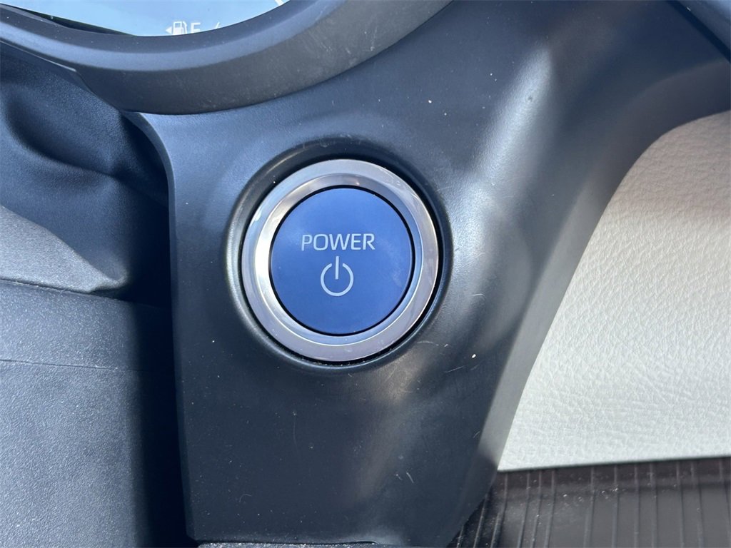 Used 2023 Toyota Sienna XLE image 36