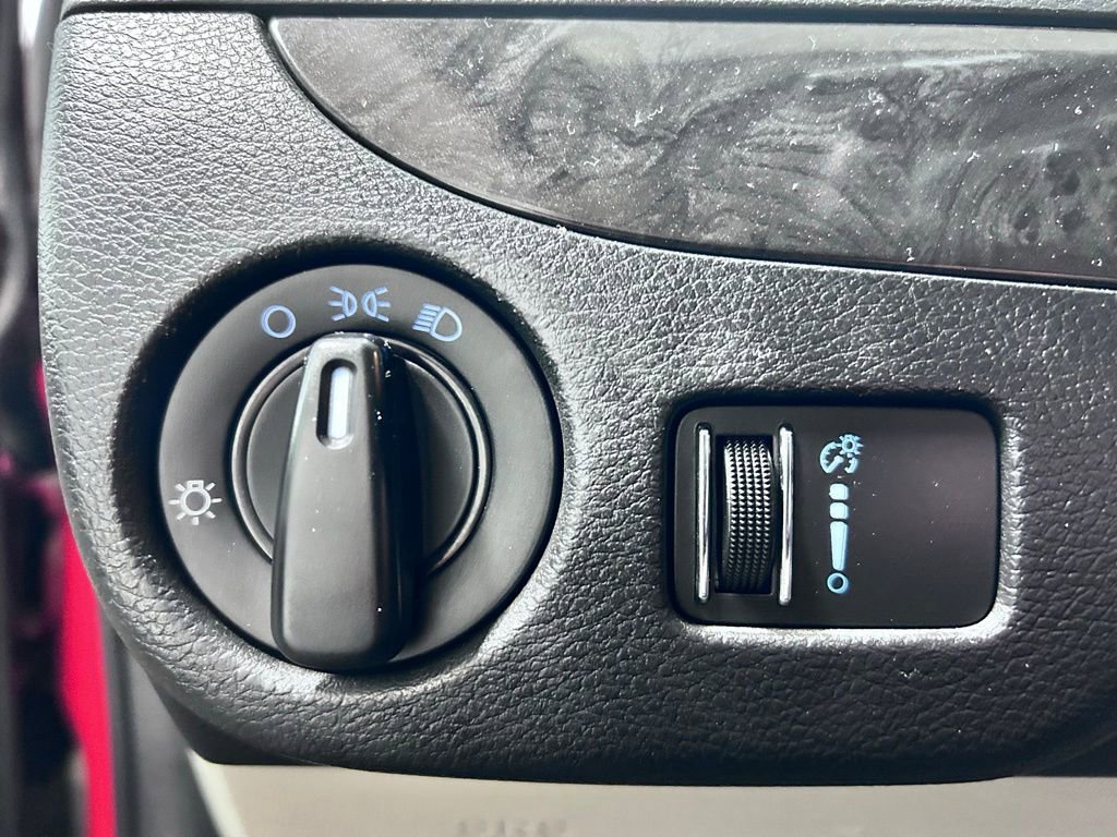 Used 2014 RAM C/V Tradesman w/ UConnect Hands-Free Group image 7