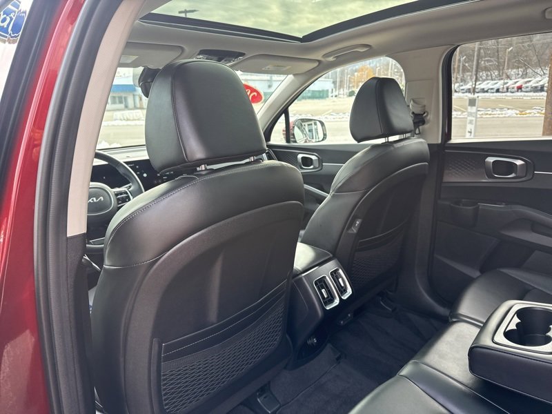 Used 2025 Kia Sorento S w/ Panoramic Sunroof Package image 23