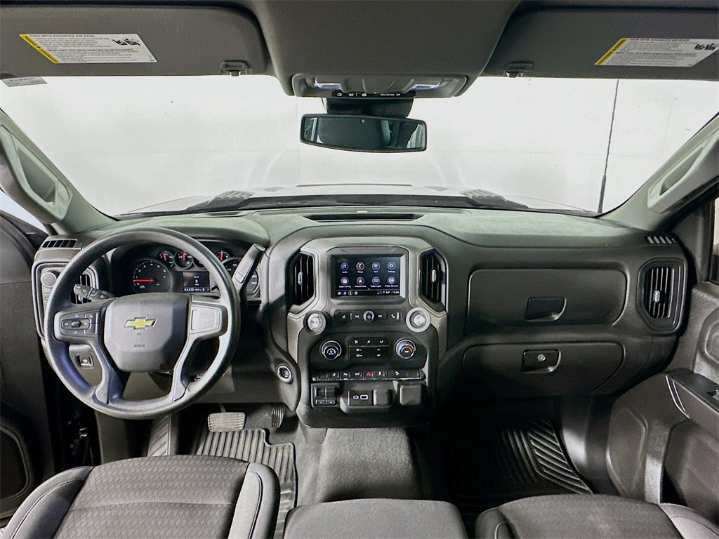 Used 2025 Chevrolet Silverado 2500 Custom w/ Custom Value Package image 3