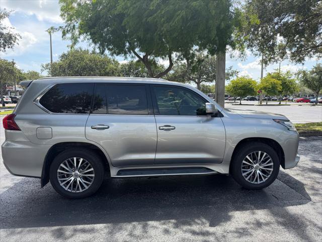 Used 2018 Lexus LX 570 4WD image 5