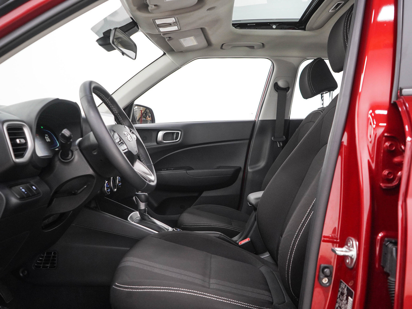 Certified 2024 Hyundai Venue SEL FWD image 21