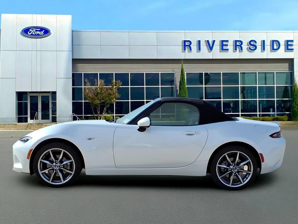 Used 2023 MAZDA MX-5 Miata Grand Touring RWD image 4