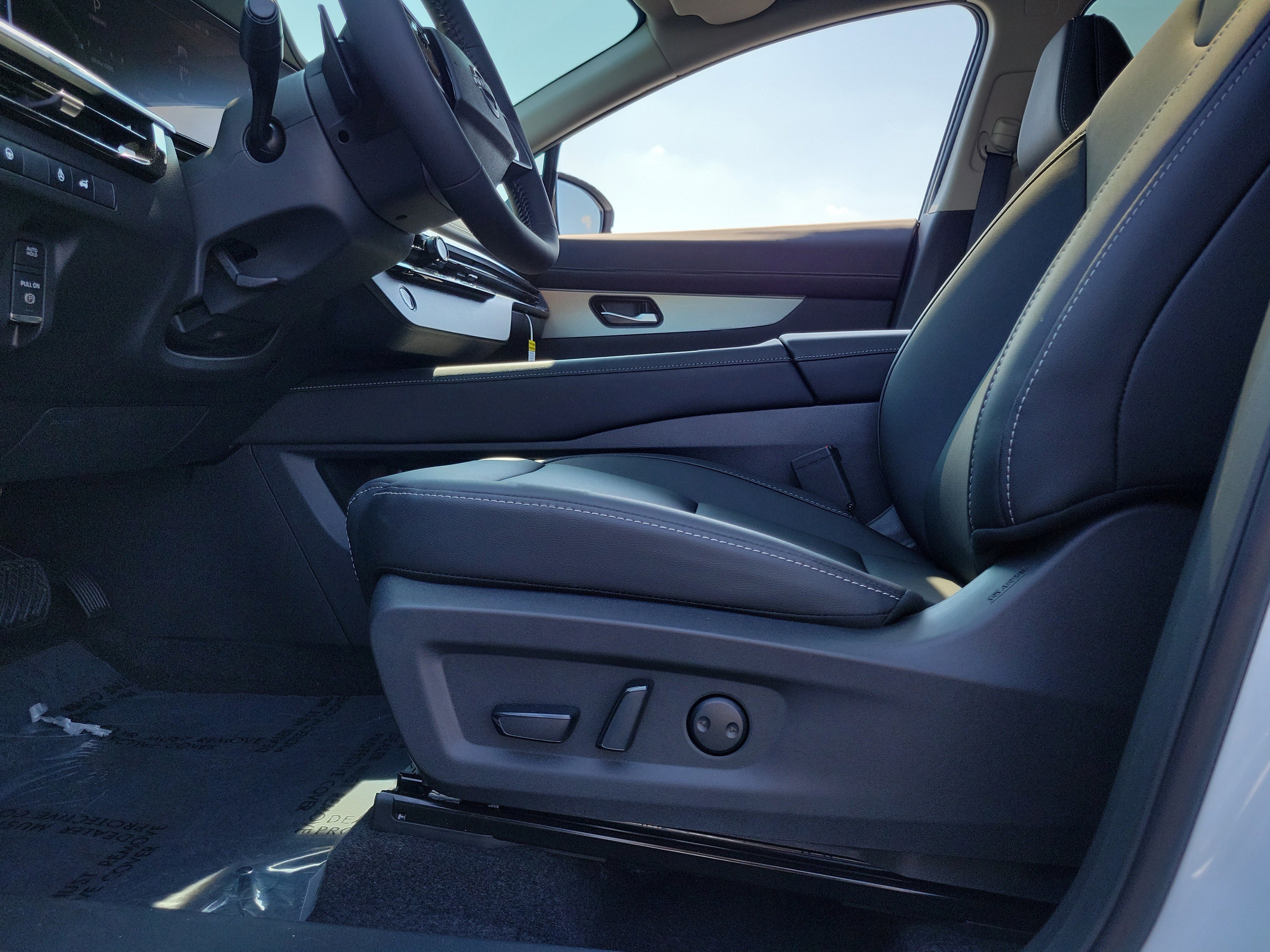 Used 2025 Nissan Murano SL w/ Cargo Package image 16