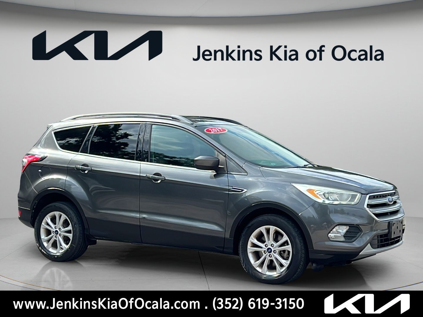 Used 2017 Ford Escape SE w/ Equipment Group 201A AWD/4WD image 2