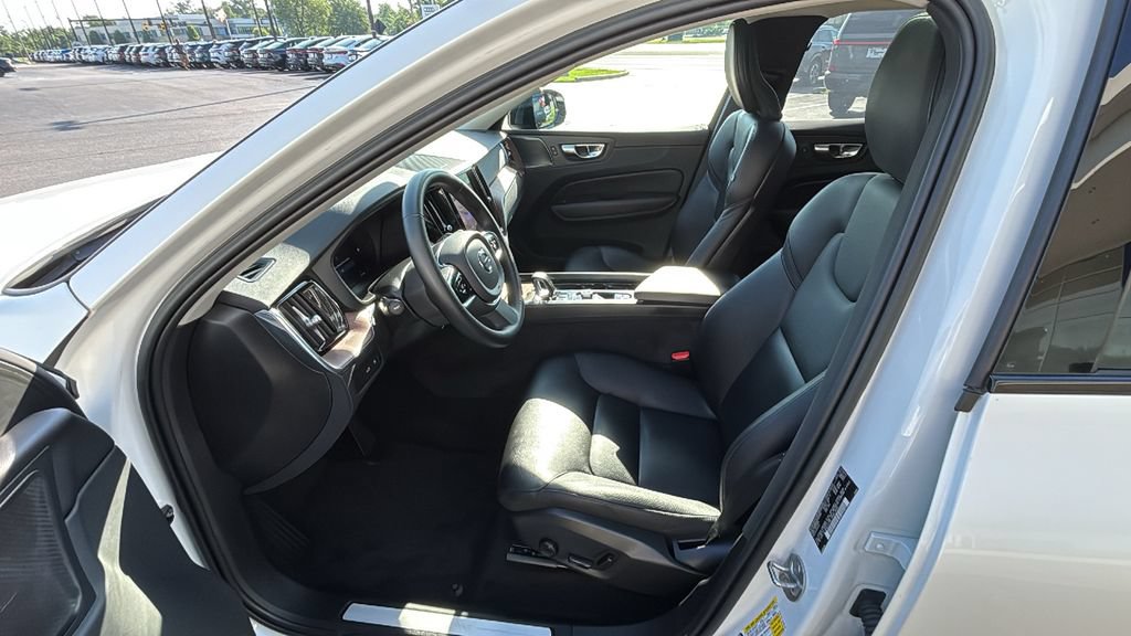 Used 2023 Volvo XC60 T8 Plus w/ Climate Package AWD/4WD image 24
