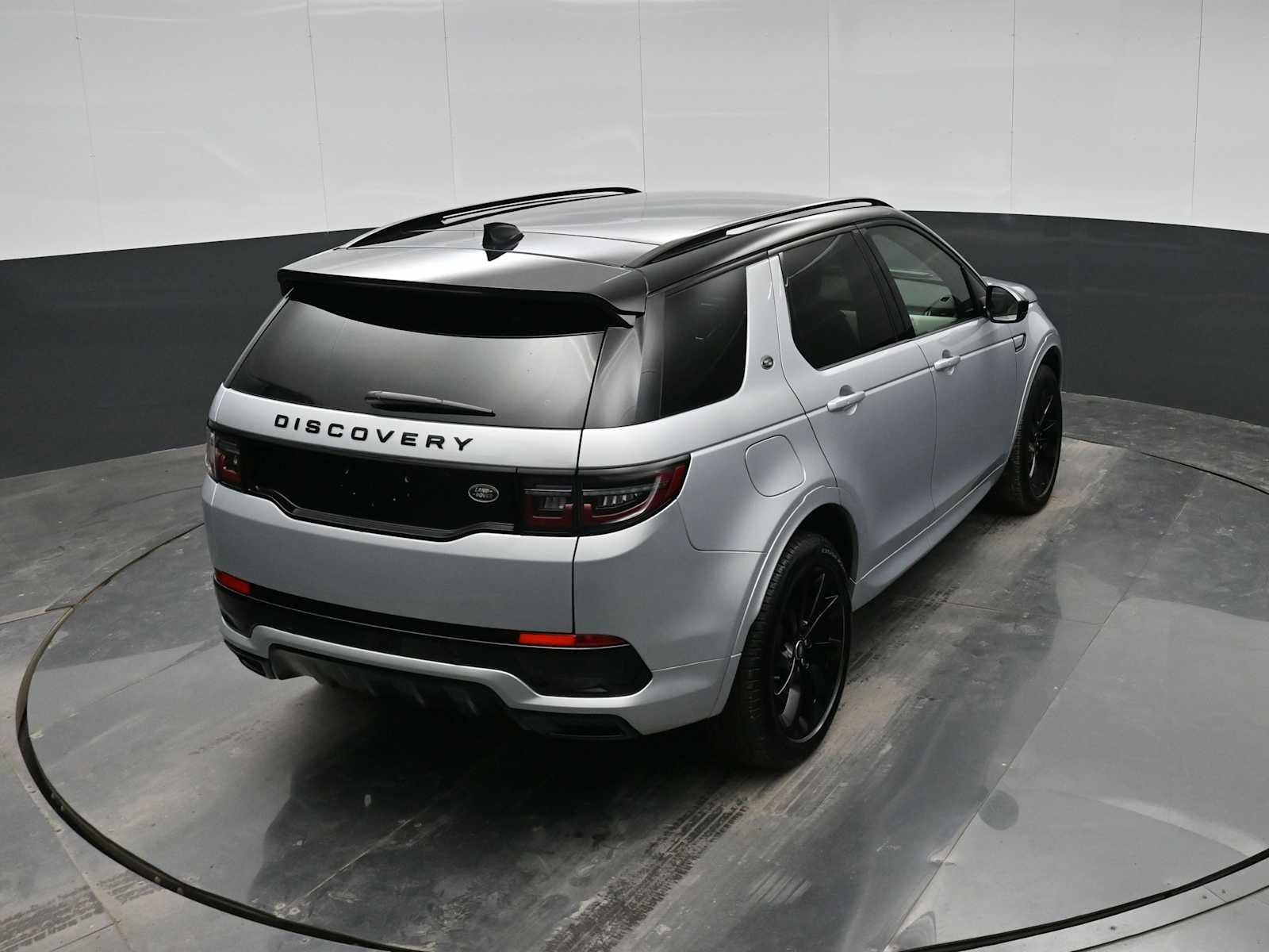 Used 2023 Land Rover Discovery Sport SE R-Dynamic image 27