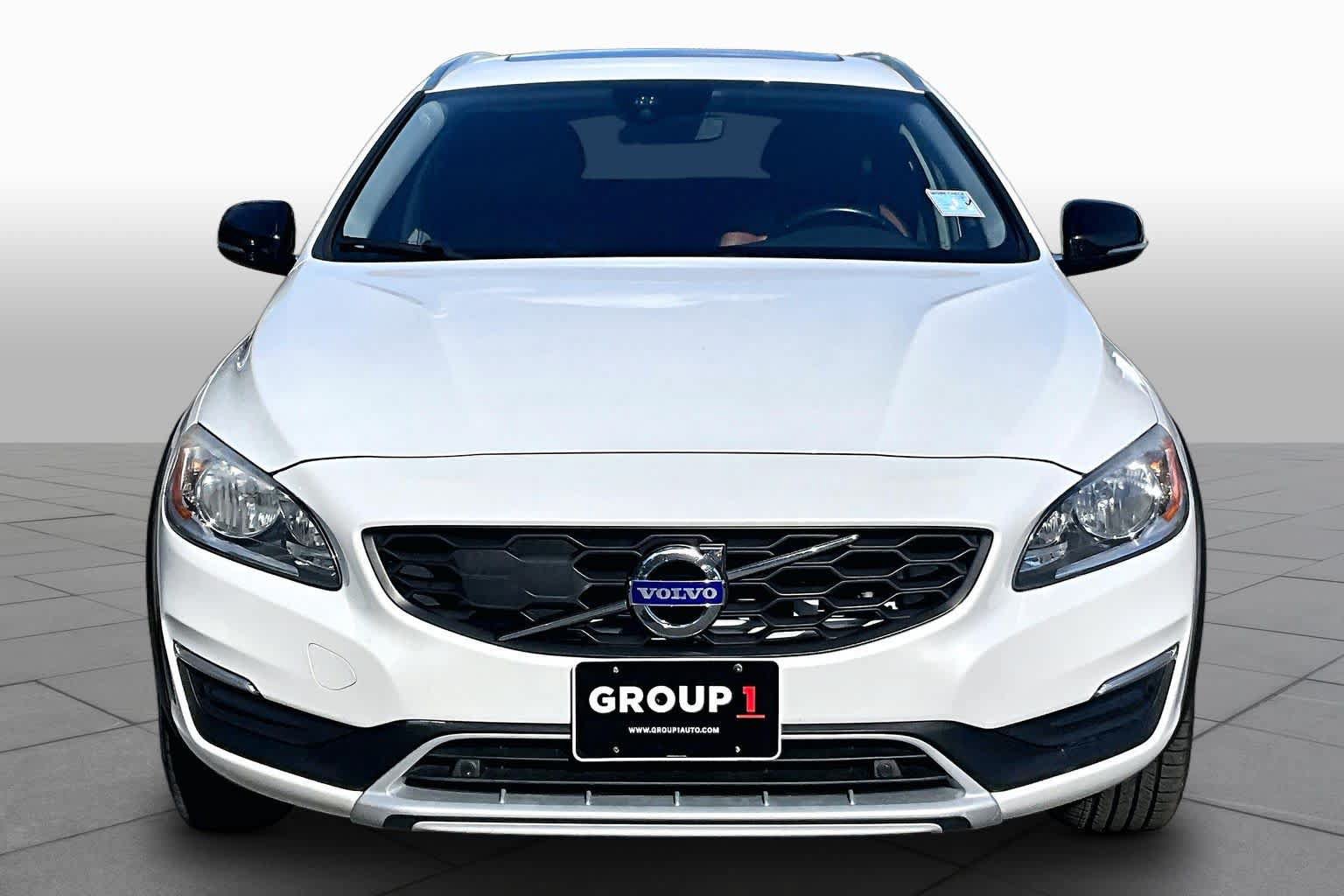 Used 2018 Volvo V60 T5 Cross Country w/ Convenience Package AWD/4WD image 4