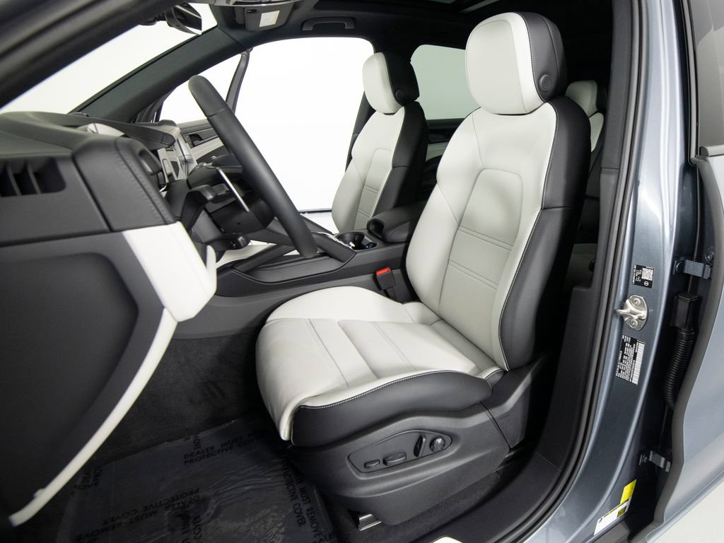 New 2026 Porsche Cayenne S AWD/4WD image 17