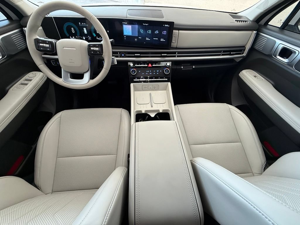 Used 2025 Hyundai Santa Fe SEL FWD image 13