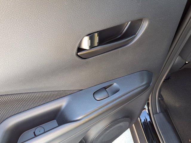 Certified 2025 Nissan Kicks Play S FWD image 18