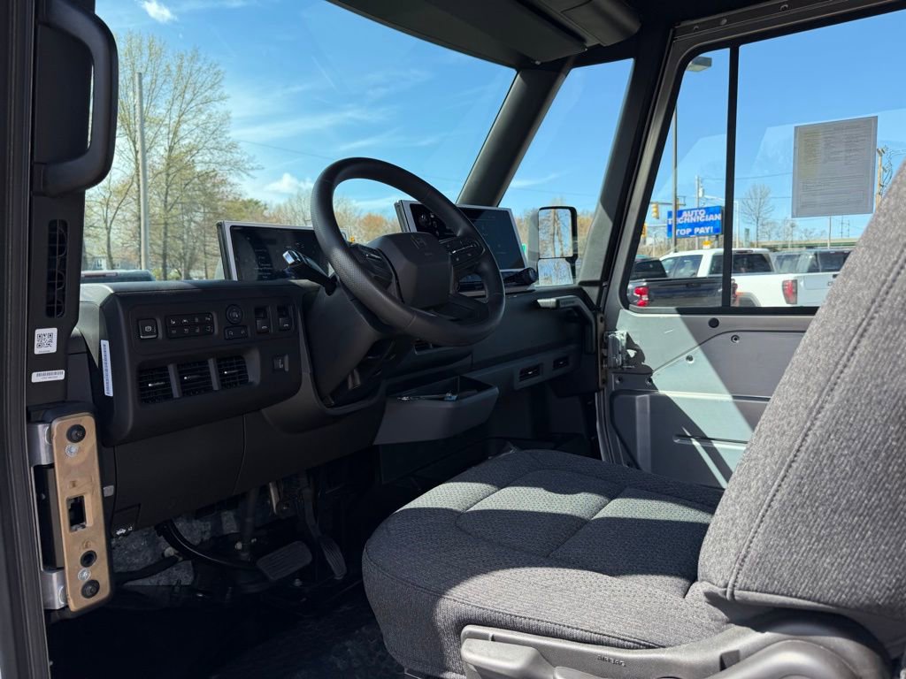 Used 2024 Chevrolet Brightdrop 600 w/ Commercial Equipment Package AWD/4WD image 9