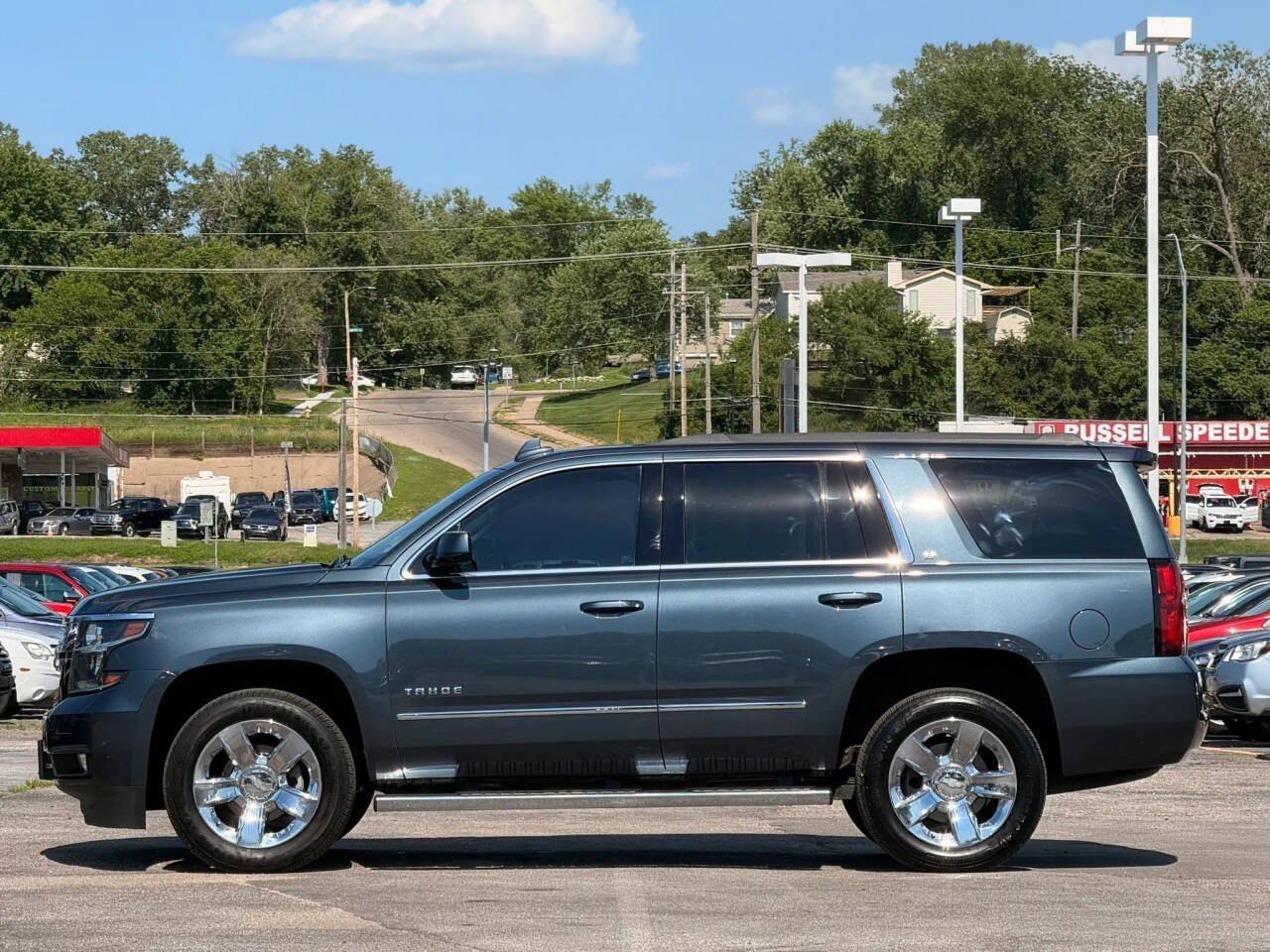 Used 2019 Chevrolet Tahoe LT w/ LT Signature Package AWD/4WD image 5
