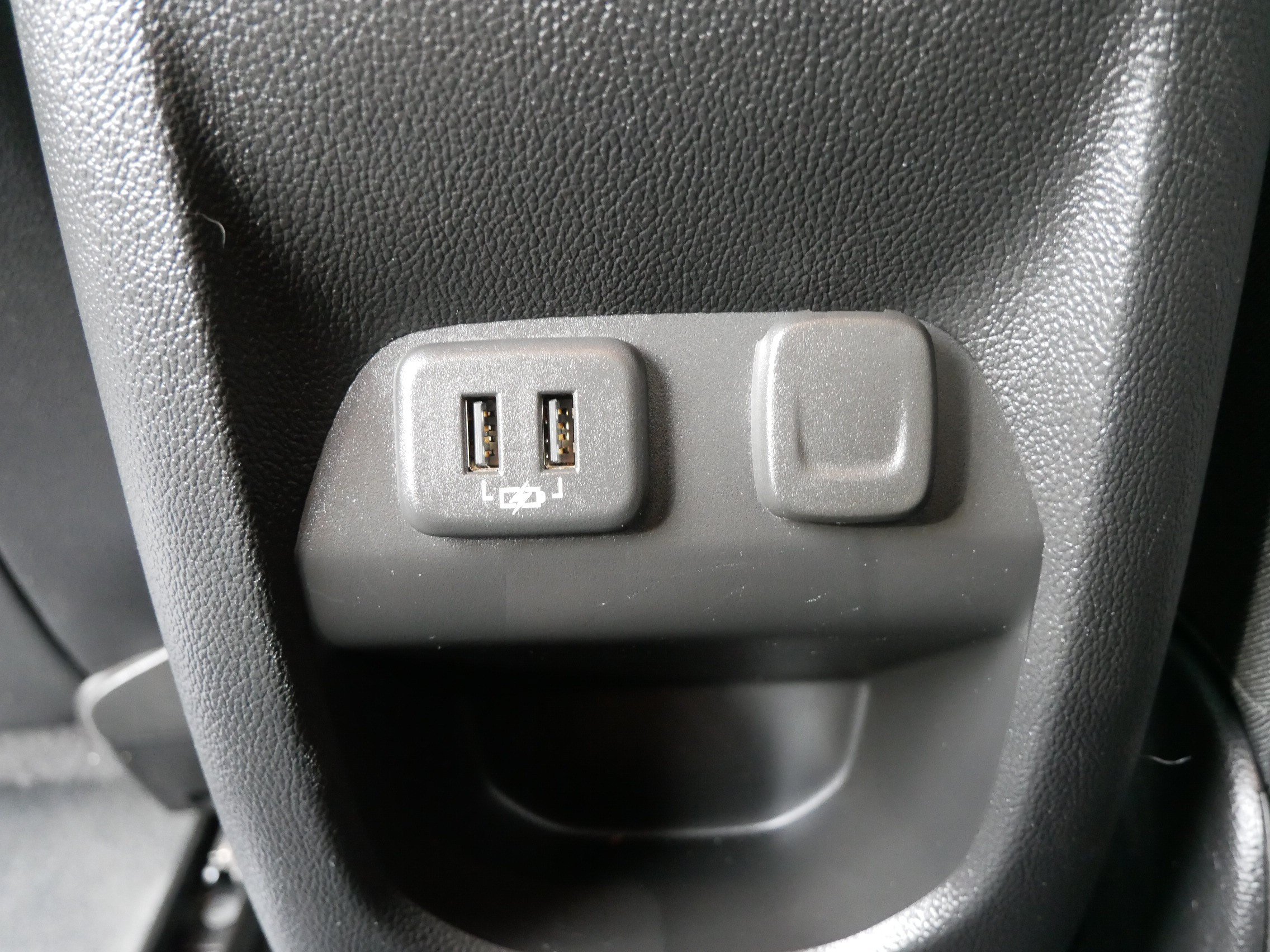 Used 2019 Chevrolet Colorado Z71 AWD/4WD image 12
