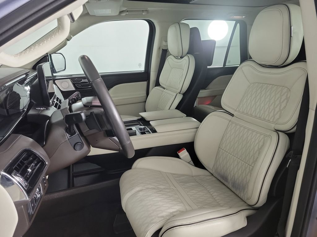 Used 2022 Lincoln Navigator Black Label image 14