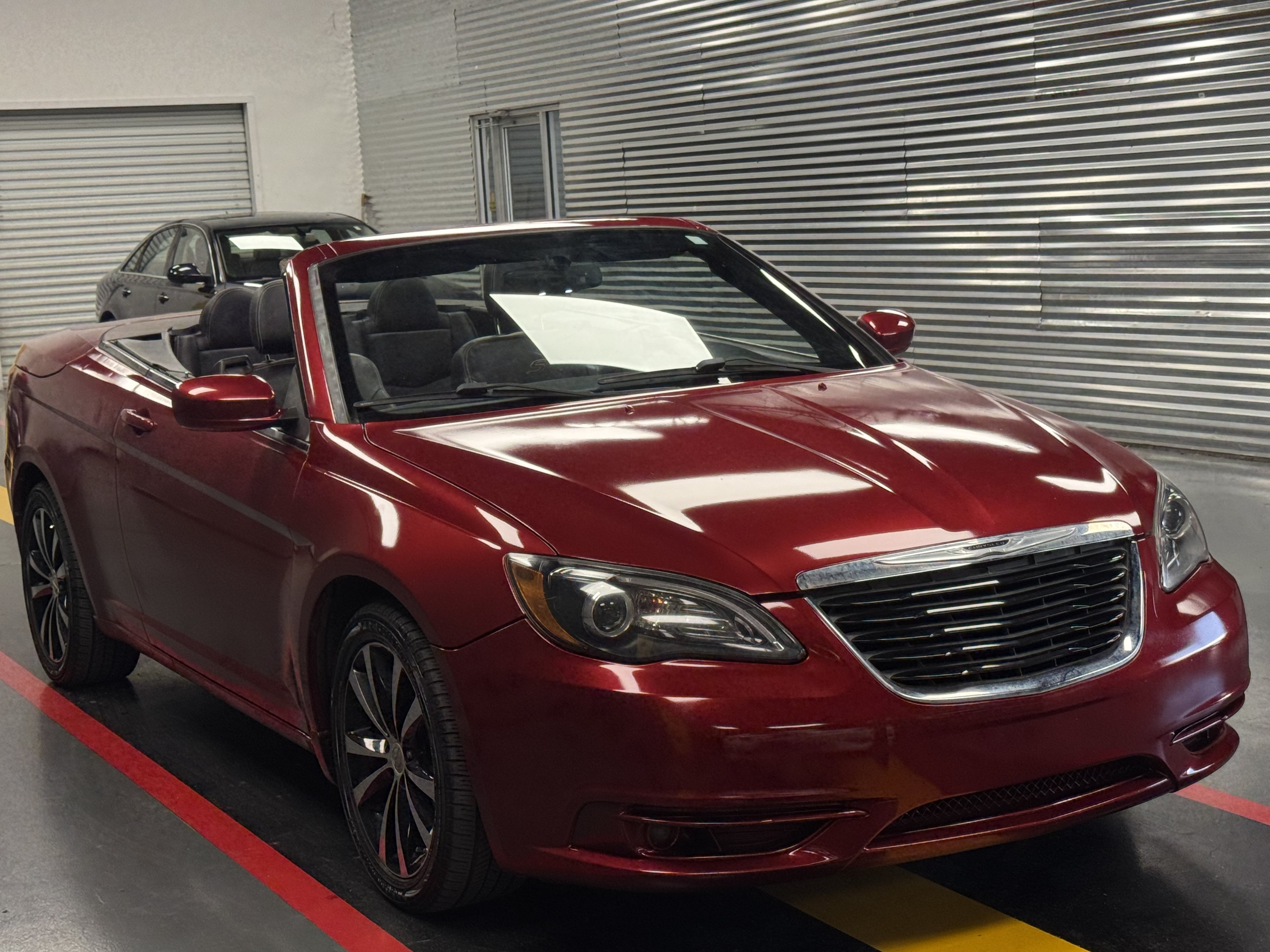Used 2013 Chrysler 200 S FWD image 7