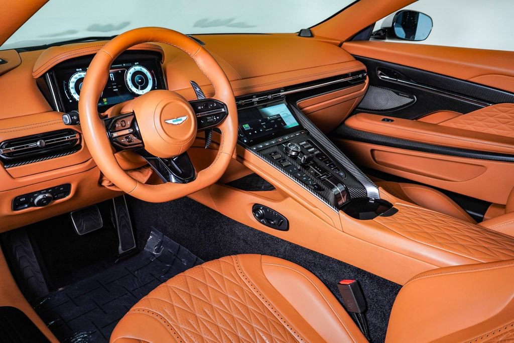 Used 2025 Aston Martin DB12 Coupe RWD image 24