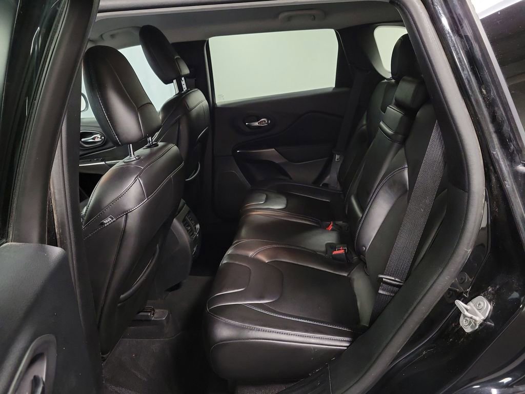 Used 2019 Jeep Cherokee Latitude Plus w/ Comfort/Convenience Group image 24