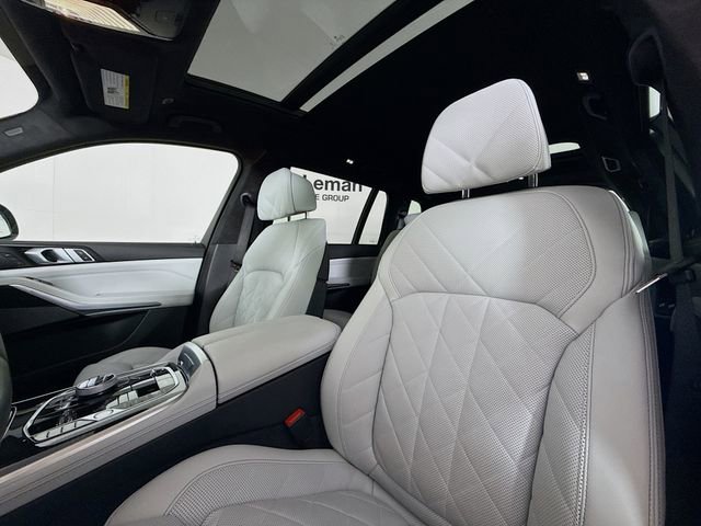 Used 2024 BMW X7 xDrive40i w/ M Sport Package image 22