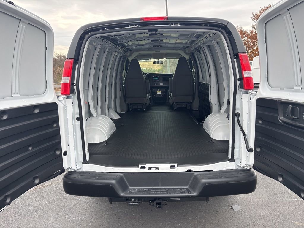 New 2025 Chevrolet Express 2500 w/ Driver Convenience Package image 27
