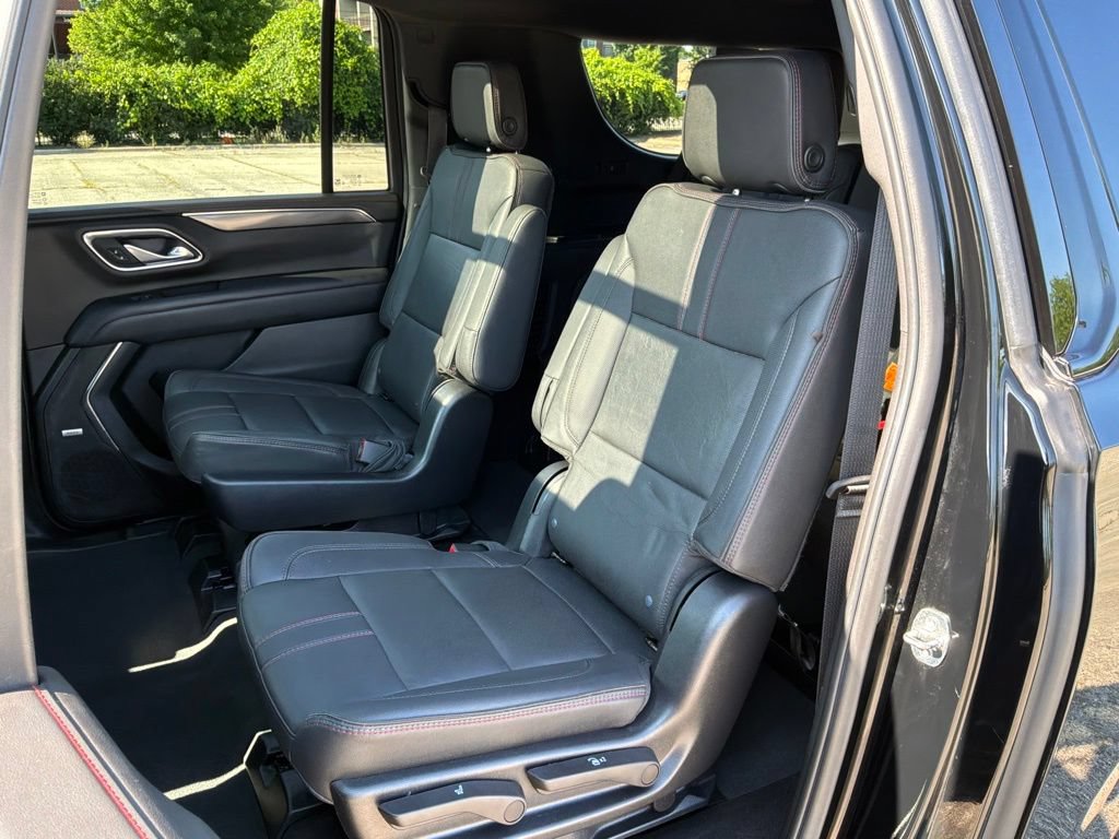 Used 2023 Chevrolet Suburban RST w/ Luxury Package AWD/4WD image 40