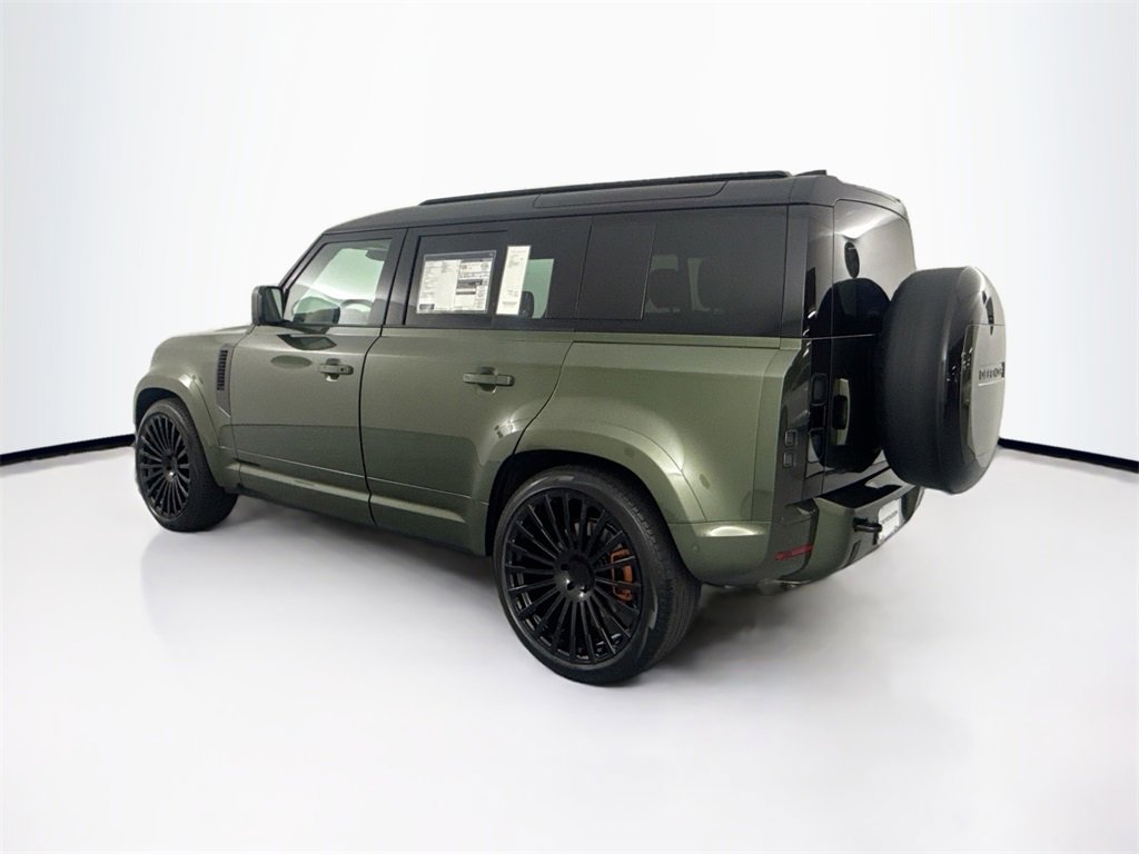 New 2026 Land Rover Defender 110 X-Dynamic SE image 7