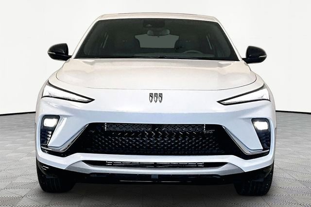 Used 2025 Buick Envista Sport Touring image 3