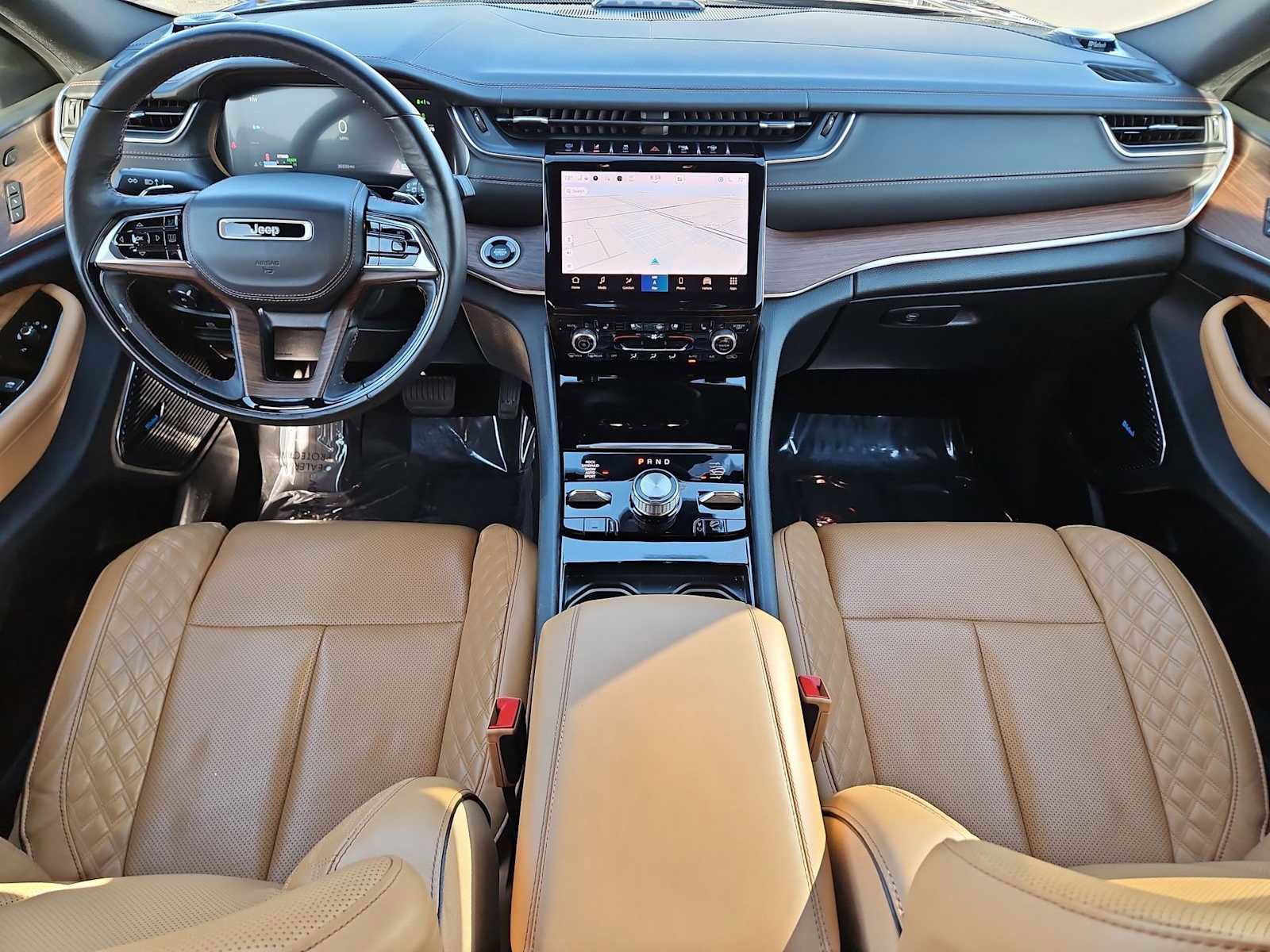 Used 2022 Jeep Grand Cherokee Summit w/ Luxury Tech Group V image 16